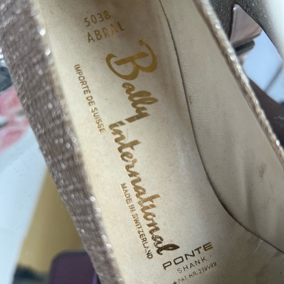 Bally vintage 1960’s Gold  glitter Heels  size 4D but feat 6.5 to 7 USA - Picture 12 of 13